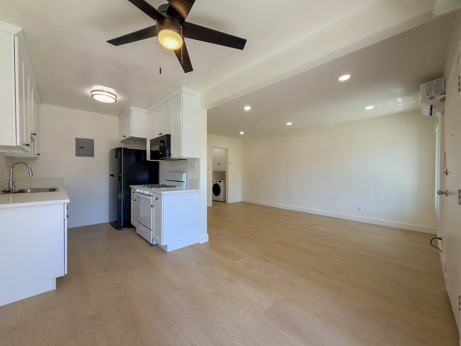 1 bed, 535 sqft, $2,195 — Photo 2