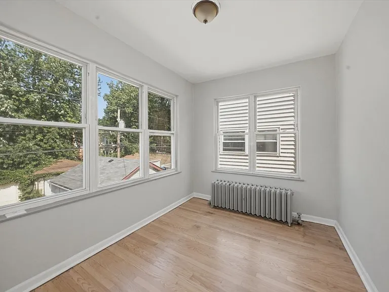 5742 N Rockwell St #2 — Photo 12