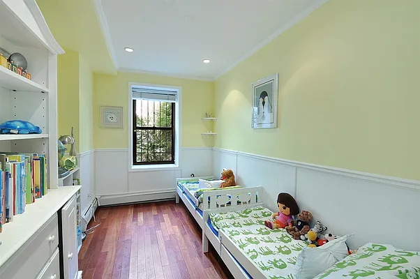 Sold by Corcoran | media 19