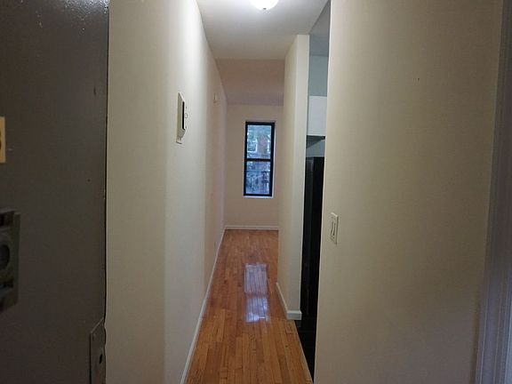 3rd image of 267 Clifton Pl APT 1B