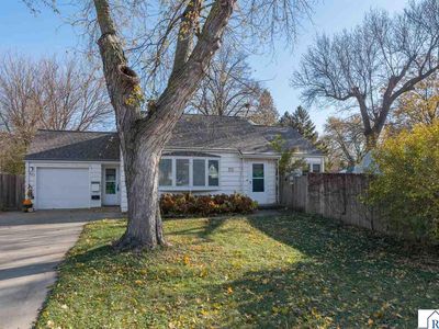 825 Carney Ave, Mankato, MN, 56001