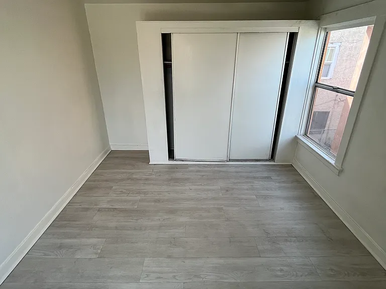 1475 E 23rd St #3.5 — Photo 4