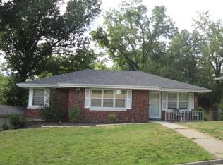1804 W McCarty St, Jefferson City, MO 65109