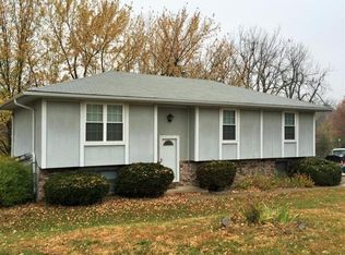 802 S Woodbine Rd, Saint Joseph, MO 64507