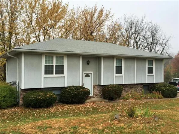 802 S Woodbine Rd, Saint Joseph, MO 64507