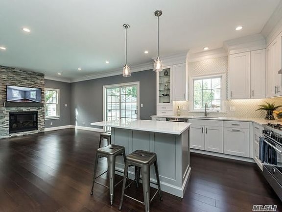 5th image of 39 Fairview Ave