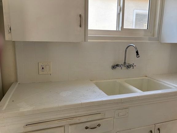 4th image of 3244 Reynard Way