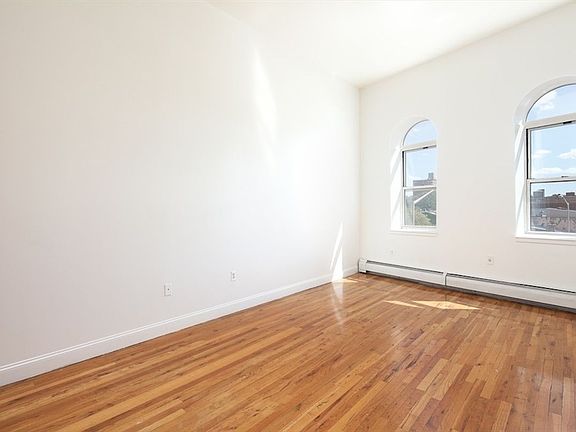 3rd image of 275 Park Ave APT 3C