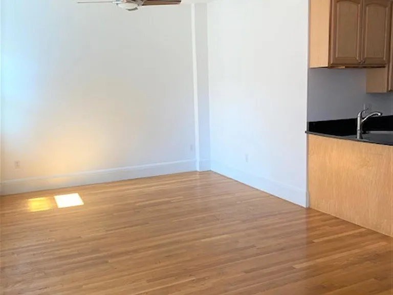 9 Marney St #2 — Photo 4
