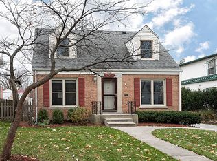 2114 Illinois Rd, Northbrook, IL 60062