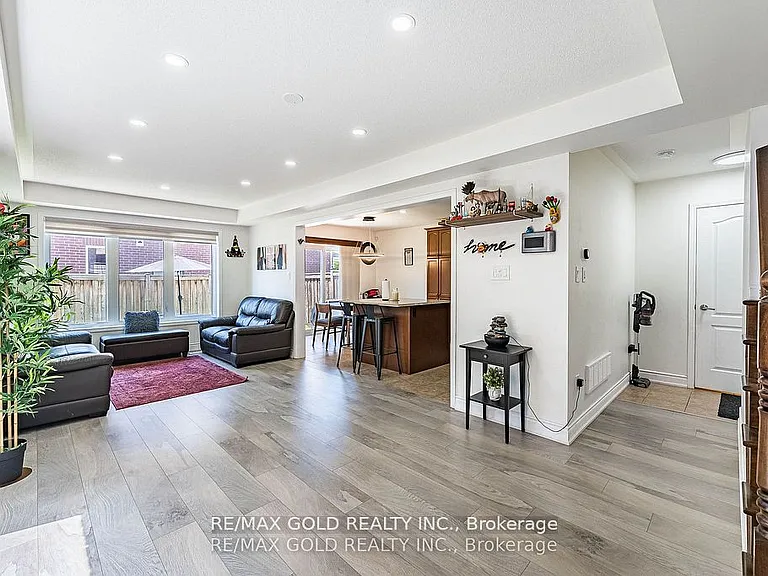 26 Robert Parkinson Dr — Photo 5