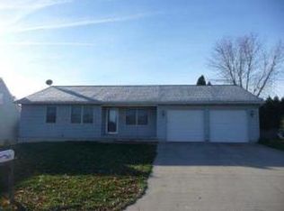 203 W 16th Ave, Coal Valley, IL
