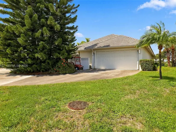 173 Orange Tree Dr, Atlantis, FL 33462