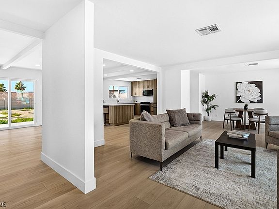 4th image of 1295 Los Meadows Dr