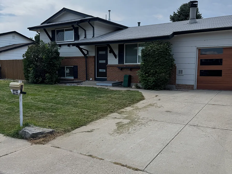 1482 Quivira Dr