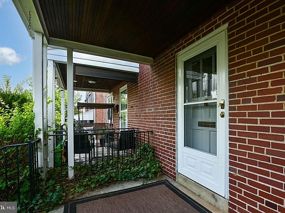 5th image of 1506 Linden St #173