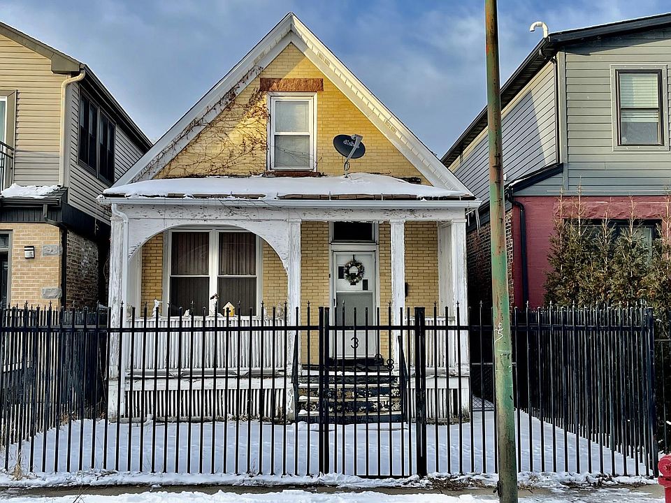 1st image of 3028 W Medill Ave