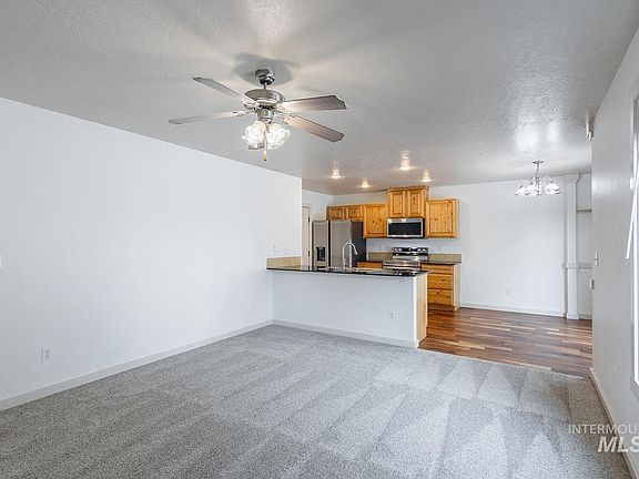 5th image of 1100 S Barberry Pl