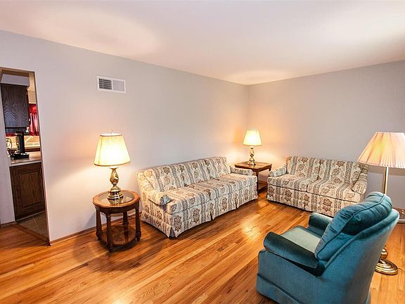 5th image of 9809 Vera Cruz Dr