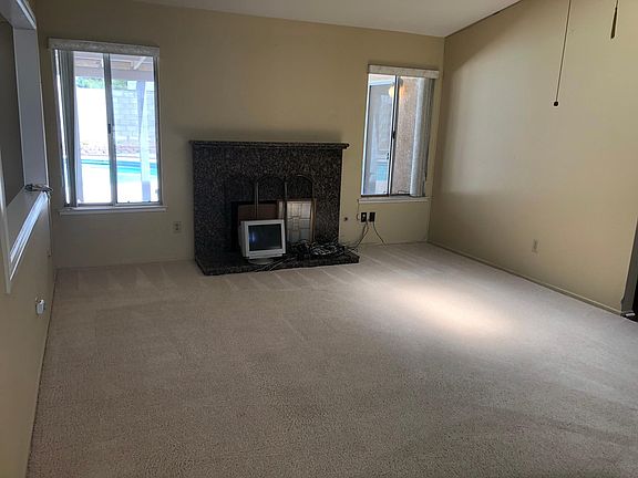 4th image of 23923 Dracaea Ave