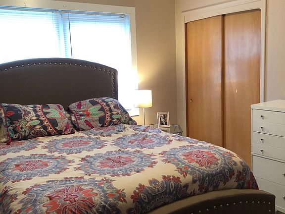 5th image of 3512 S 82nd St APT 4
