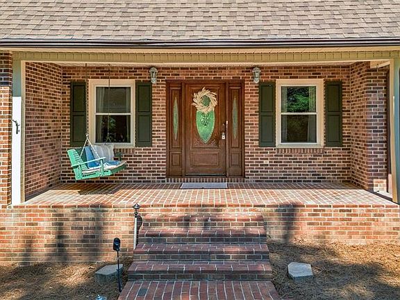 5th image of 110 Lake Dr
