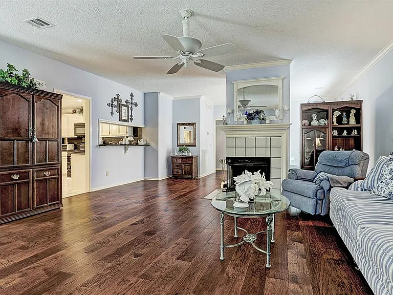 10022 Cabin Creek Dr — Photo 7