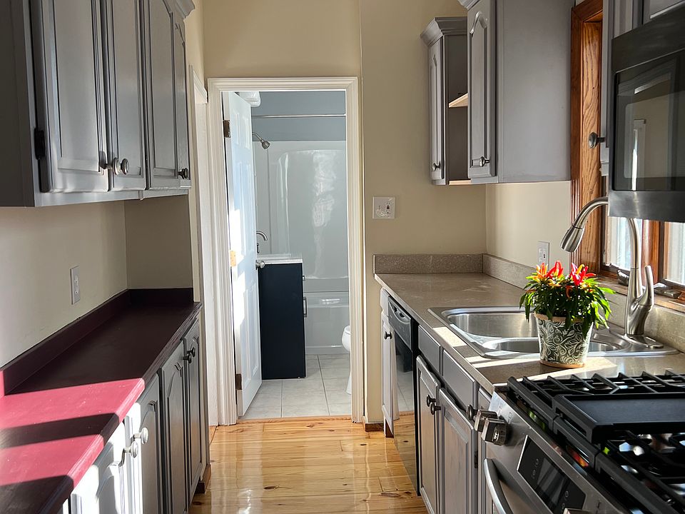 Galley Kitchen & Bathroom Entrance