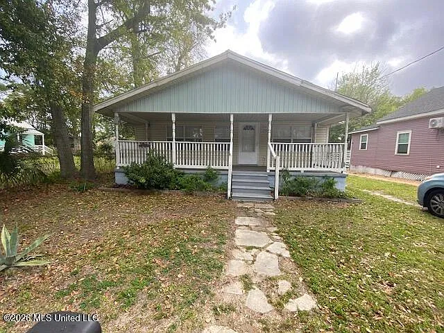 2 bed, 1.0 bath, 1050 sqft, $1,200 — Photo 1
