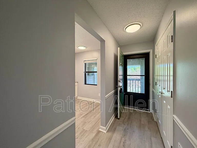 2406 Abbey Cir — Photo 15