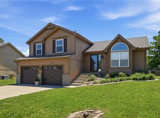 8001 NE 107th St, Kansas City, MO 64157