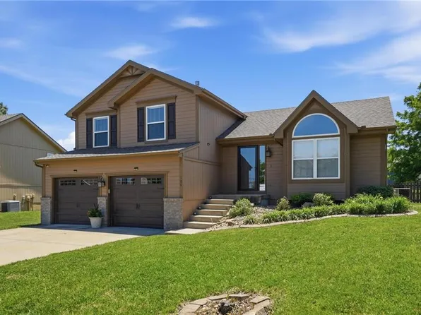 8001 NE 107th St, Kansas City, MO 64157