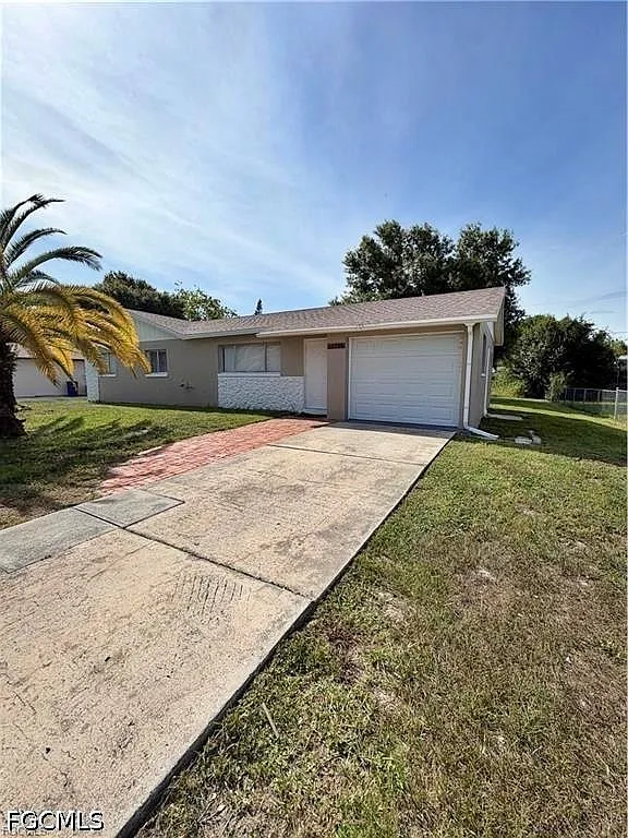 3 bed, 1.0 bath, 1103 sqft, $1,600 — Photo 1