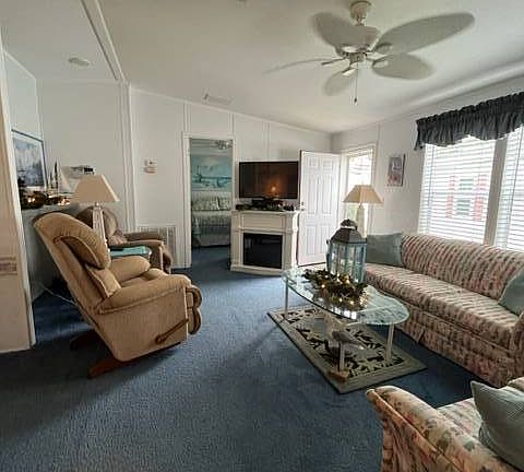 4th image of 792 Petunia Way