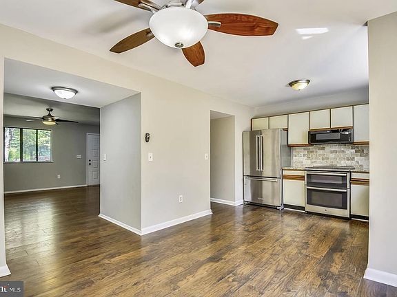 4th image of 1382 Almond Dr
