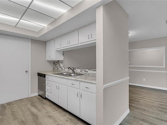 4th image of 114 Hibiscus Ln