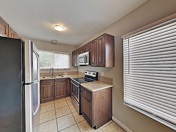 4th image of 4414 37th St APT 8