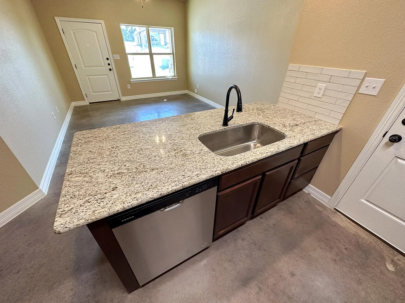 3 bed, 1332 sqft, $1,350 — Photo 3