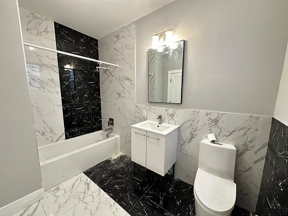 85 W 25th St #12E