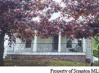 513 Main St, Moscow, PA 18444