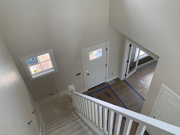 3rd image of 7882 Woodhurst Dr NE