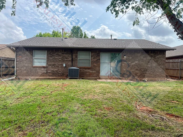 733 W Perry Dr — Photo 30