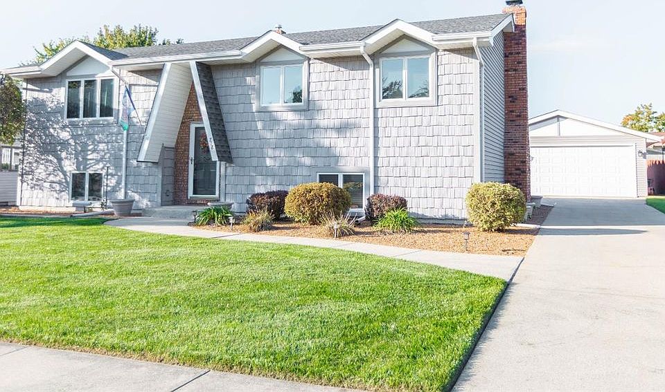 1st image of 718 Christy Ln