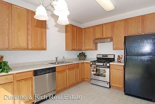 3rd image of 623 W Kristina Ln