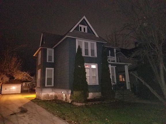3rd image of 616 E Benton St