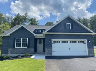 16 Timberlane Dr, Gansevoort, NY 12831