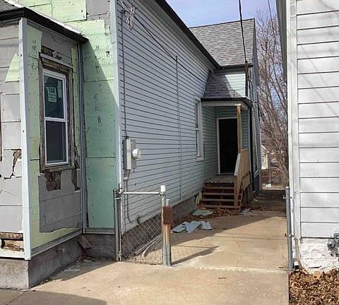 3rd image of 209 E Velma Ave