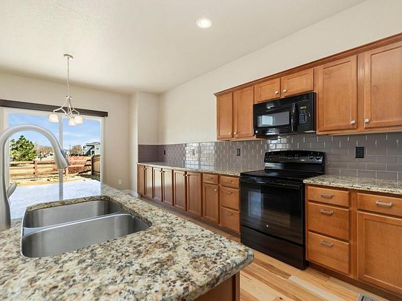 5th image of 1824 Sunset Cir