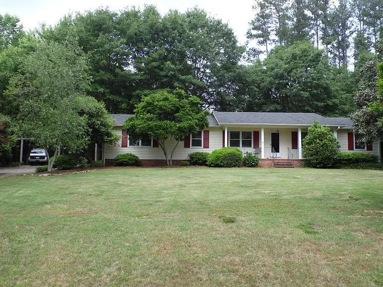 1107 Shoreview Dr — Photo 1