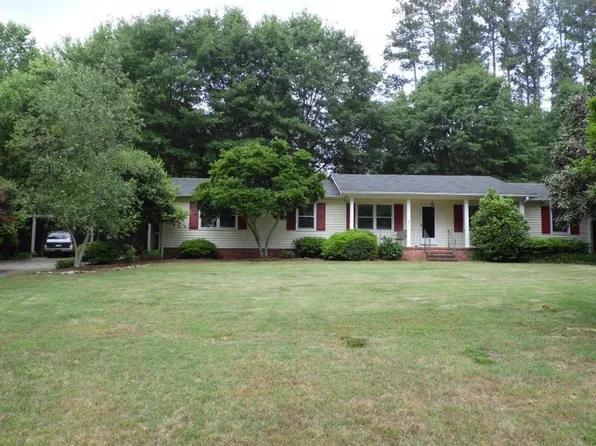 1107 Shoreview Dr, Seneca, SC 29672